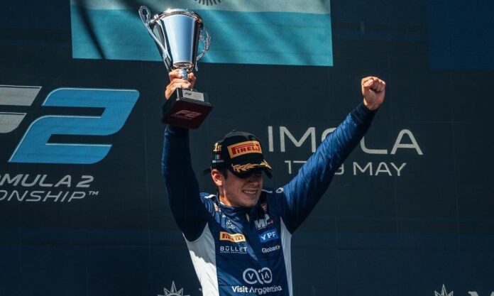 Franco Colapinto campeón en el Gran Premio de Imola de la Fórmula 2, una de sus cuatro victorias en suelo italiano.