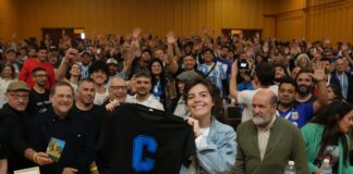 Maradona llegó a la UBA : “Diego vive de seguir contándolo”