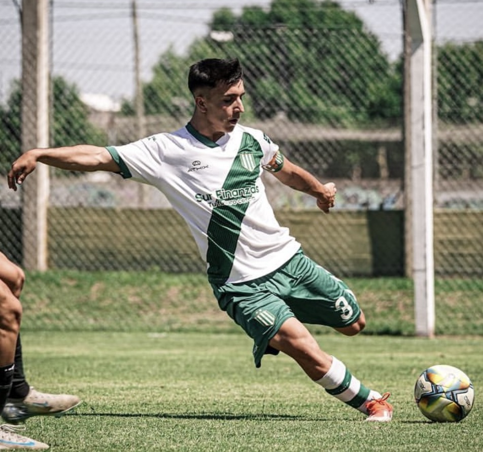 Lucas Davies en Banfield
